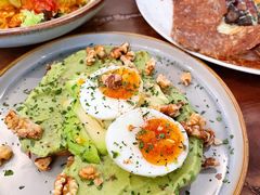 牛油果煮蛋吐司-RAC BAR(安福路店)