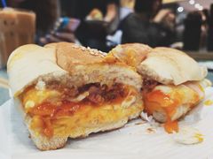 招牌咸牛肉芝士猪仔包-华嫂冰室(尖沙咀店)