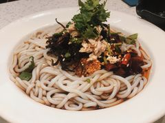油鸡㙡凉米线-半山腰·云南菜(侨福芳草地店)