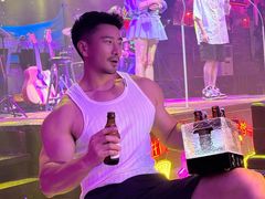 -喜鹊音乐酒馆(西街店)
