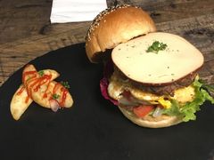 -HIGH FIVE哈福手工汉堡(桂林路店)