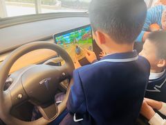 -TESLA 特斯拉(上海太古汇体验店)