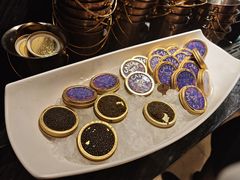 -雍容荟活帝王蟹活龙虾自助(苏宁旗舰店)