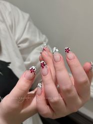 -花岐款式专研健康美甲沙龙