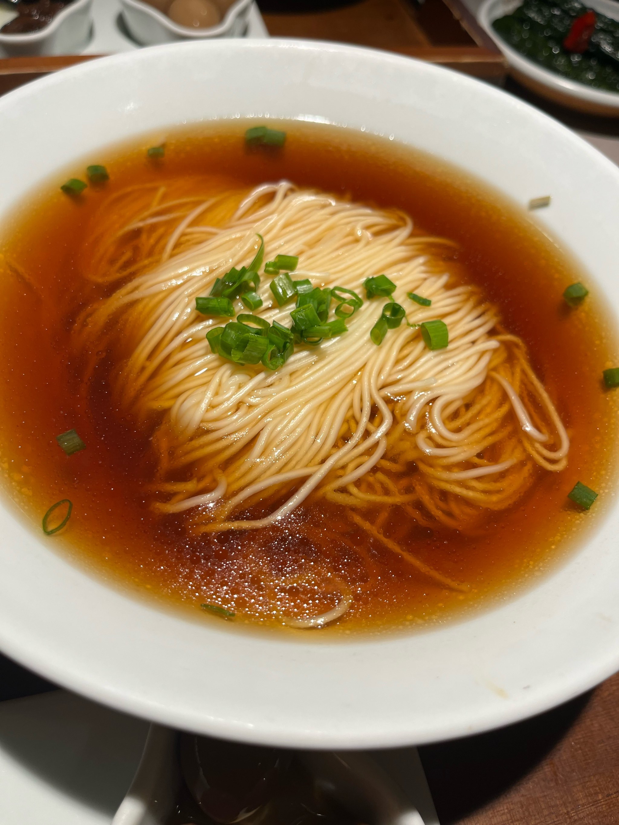 松鹤楼面馆是一家以苏式汤面为主的餐饮连锁