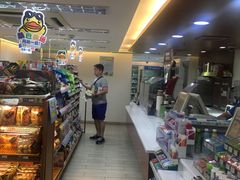 -全家便利店(愚园店)