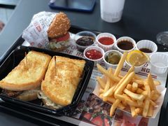 -The Habit Burger Grill 哈比特汉堡(爱琴海店)