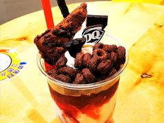 扑扑满杯草莓配红丝绒蛋糕-DQ(建邺万达店)