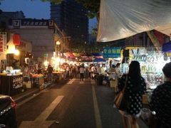 -吴山路夜市