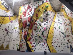 -问山MountQuest攀岩馆