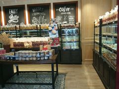 面包甜点陈列柜-TOUCH泰奇(奉贤宝龙城市广场店)