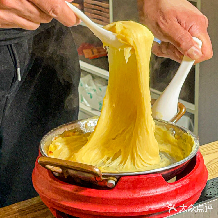 来吃城阳zui好吃的烧烤！！甜品好萌！！ 