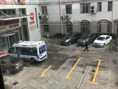 -上海远大心胸医院-地面停车场