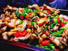 炭烧牛蛙平锅紫苏味-蘭奢雅集·江浙菜(青山江滩店)