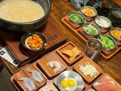 -银米·云南传统过桥米线(双廊黑金冠店)