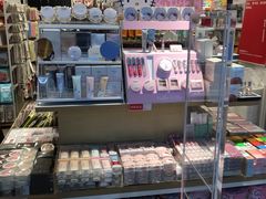 -名创优品(江南新地店)