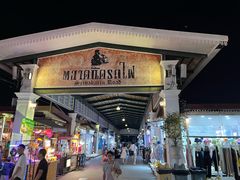 -席娜卡琳火车铁道夜市