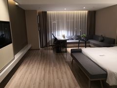 -榆林榆阳西路火车站亚朵酒店