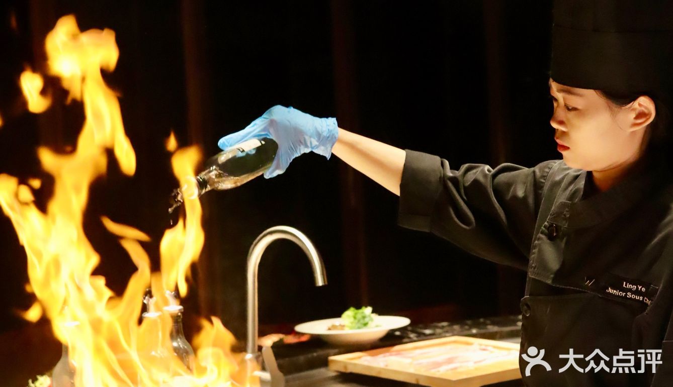 星级酒店🏨享受一场“放题”铁板烧