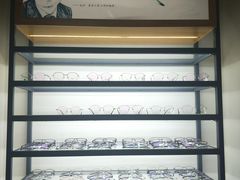 -LOGO眼镜·蔡司品牌折扣店(龙华清湖店)