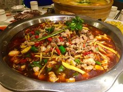 -兔行天下-鸿鹤鲜锅兔(中海国际店)