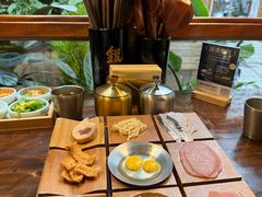 -银米·云南传统过桥米线(双廊黑金冠店)