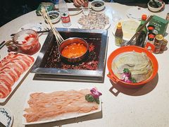 -二荆条·蜀鲜汇城市森林火锅