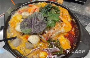 Snail Duck Foot and Pig Trotter Stew