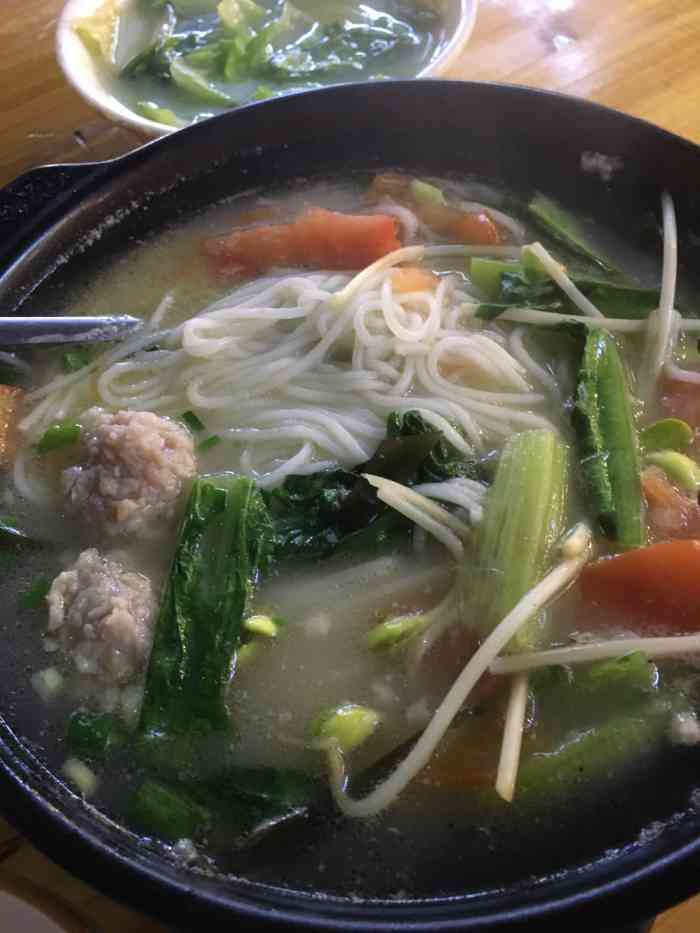 百味佳米线馆(渝北店)-"常常来位于花卉图西三路的百味佳吃砂锅米线.