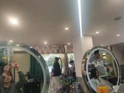 -水灵珑美容造型中心