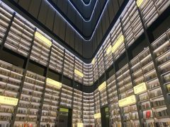 -上海虹桥中心爱琴海亚朵S酒店