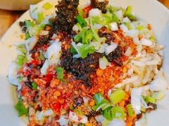 -拈签一笑黄牛肉辣卤串串