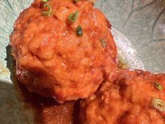 鸭蛋黄狮子头-梅飞酒家(名辉豪庭店)