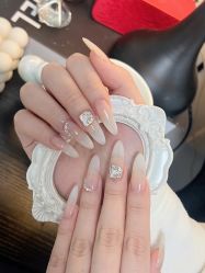 -芊屿芊浔美甲