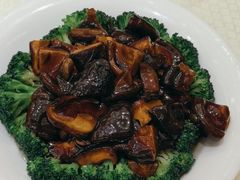 西兰花扒双菇-金时代顺风大酒店(南桥百联店)