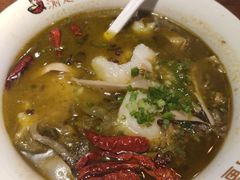 酸菜小鱼-渝是乎酸菜鱼(龙旗购物中心店)