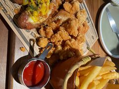 -Dragon Pizza•圆脸龙披萨·牛排餐厅