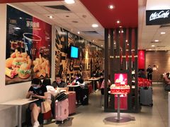 大堂-麦当劳(汉口火车站候车室店)