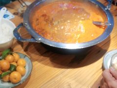 -野山舂·贵州现舂酸汤火锅(鸿通城店)