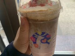 珞珈樱花拿铁-瑞幸咖啡(同和金铂天地店)