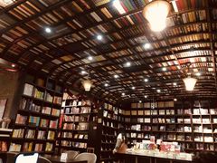 -钟书阁(松江泰晤士小镇店)