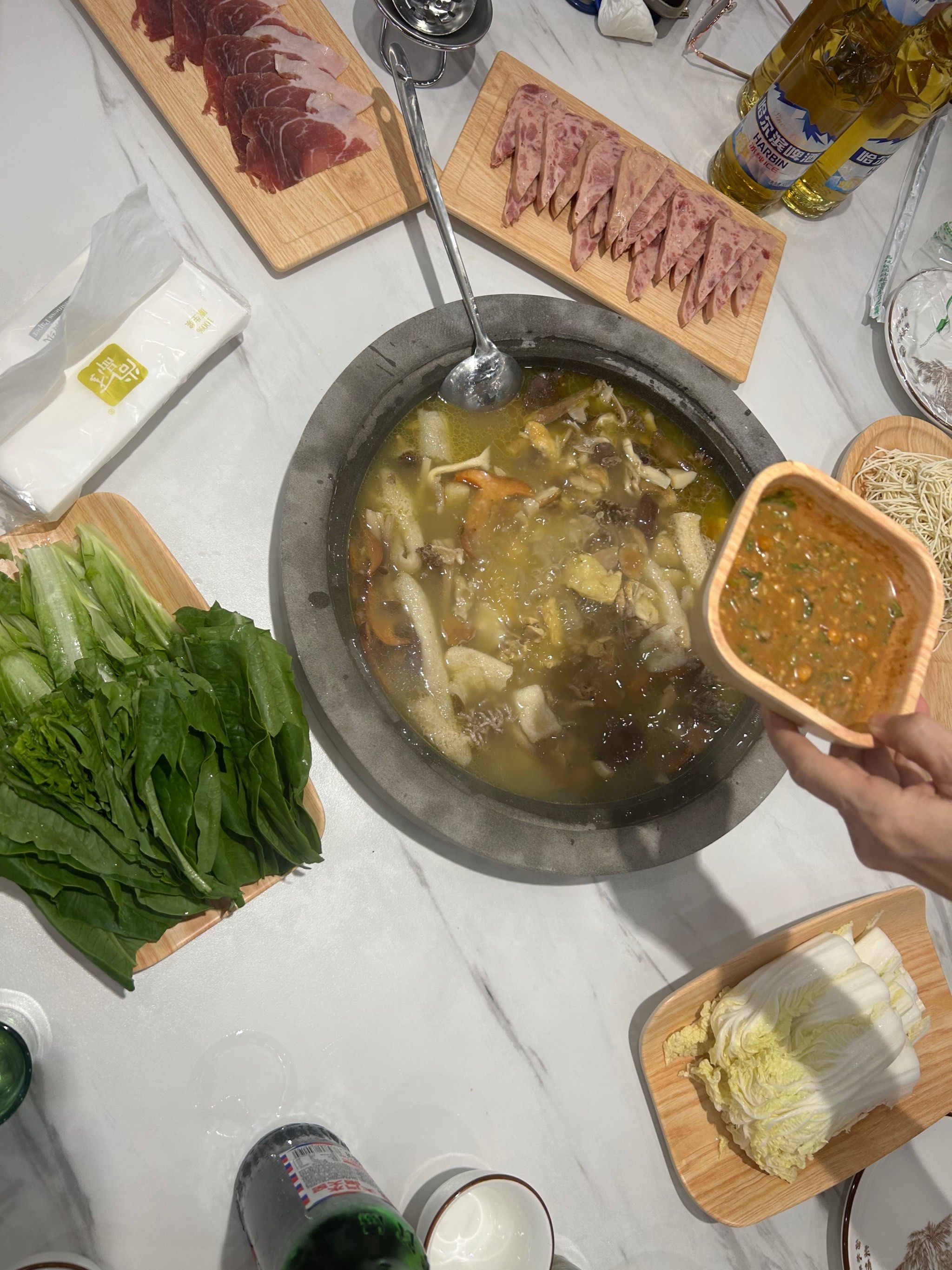 告庄新开业的牛肝菌火锅店