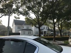 -东方绿舟酒店-停车场