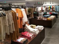 -URBAN REVIVO(高德置地广场·春广场店)
