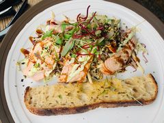烤三文鱼沙拉-O'mills Sourdough Bakery&Bistro(永嘉路店)