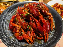 -肥肥虾庄·金牌油焖大虾(汉街SKP店)