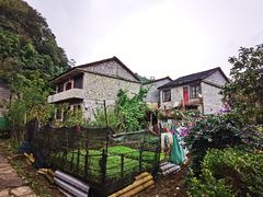 -高荡千年布依古寨旅游景区