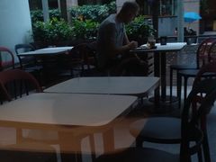 露天位-麦当劳(华融店)