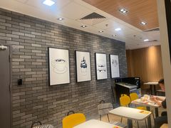 用餐区-麦当劳(世贸店)