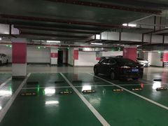 -静安大融城·停车场